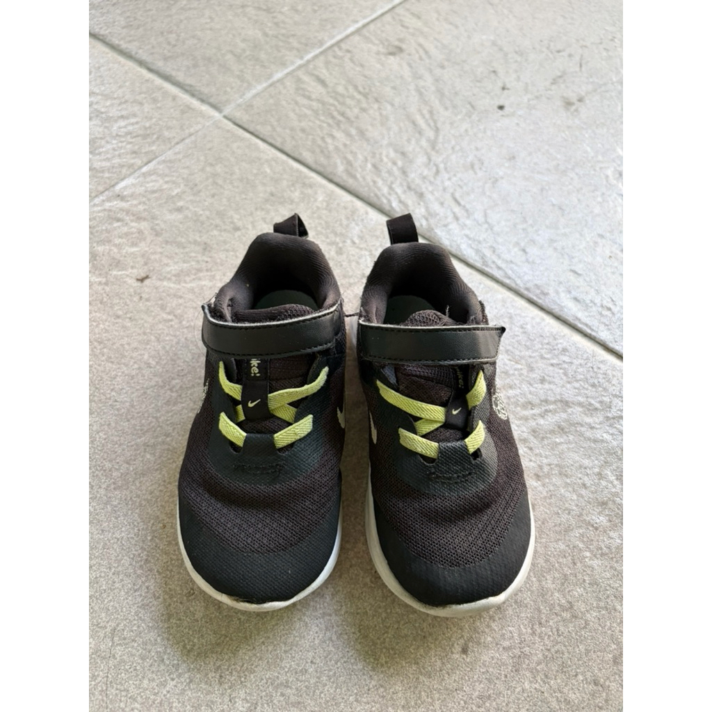 Preloved Sepatu Anak - NIKE