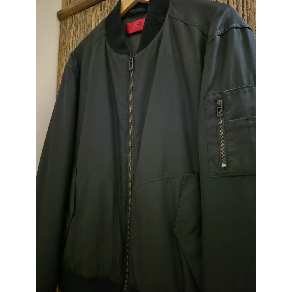 (PRELOVED) HUGO BOSS BOMBER JACKET