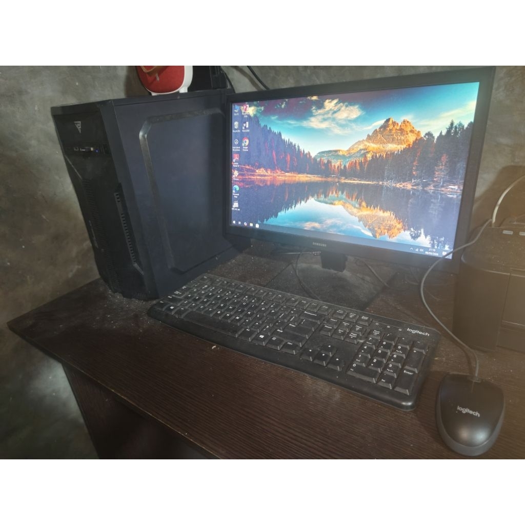 SET PC (Monitor, CPU, Keyboard Mouse, Connector Wifi)