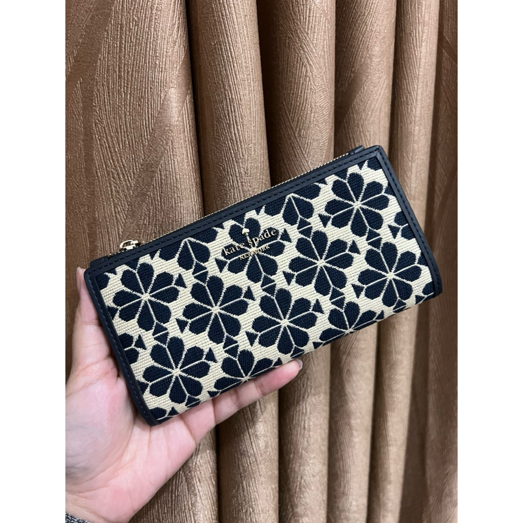 Kate Spade Wallet - Flower Bifold Wallet