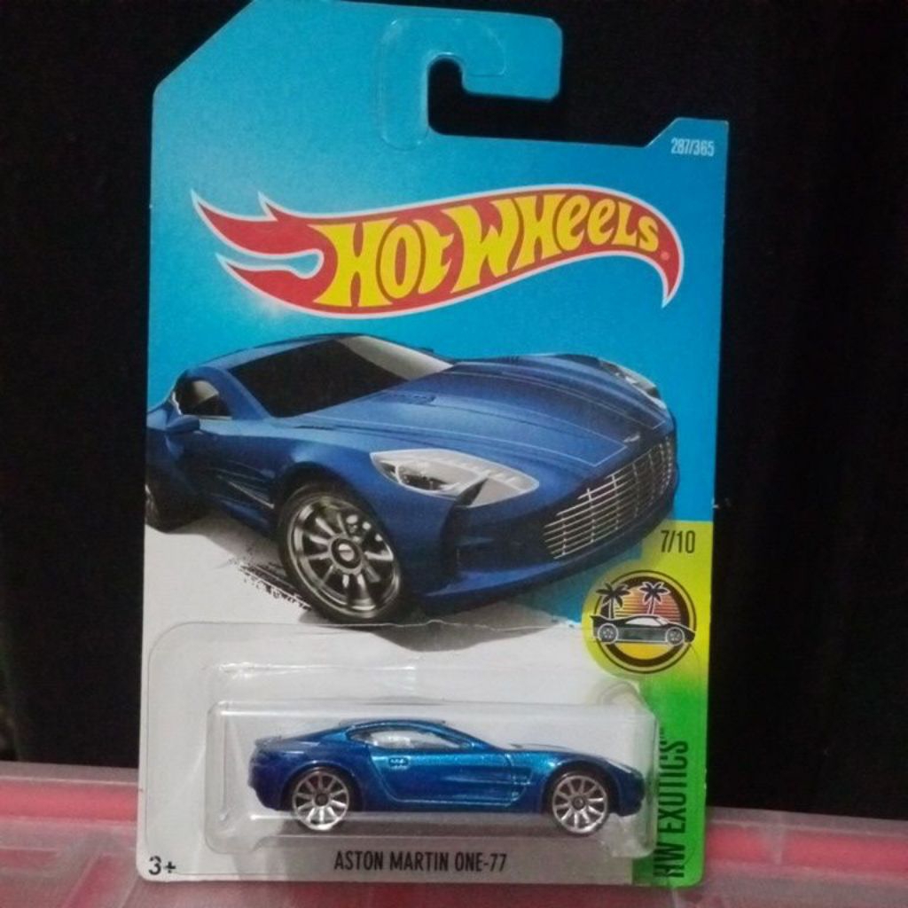 Hot Wheels Aston Martin One 77 biru