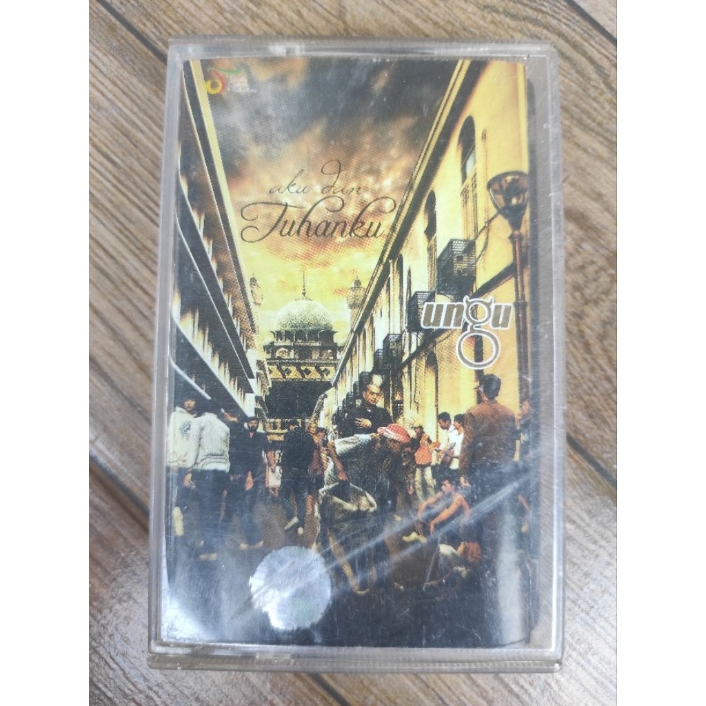 kaset pita UNGU "aku dan tuhanku"