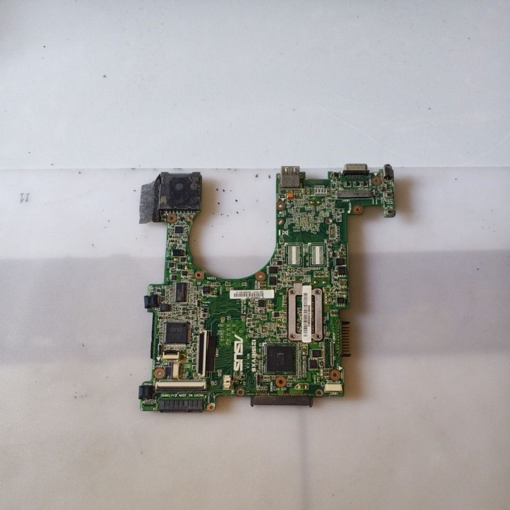 Motherboard laptop Asus Eee PC1215P Rusak