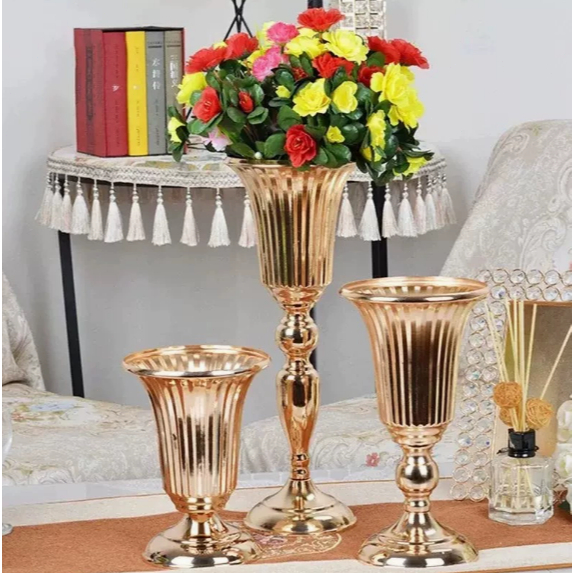 Vas Bunga Emas Mewah Hiasan Rumah Elegan / Vas Bunga Hias Ruang Tamu Emas / Vas Bunga Mewah Emas Hia