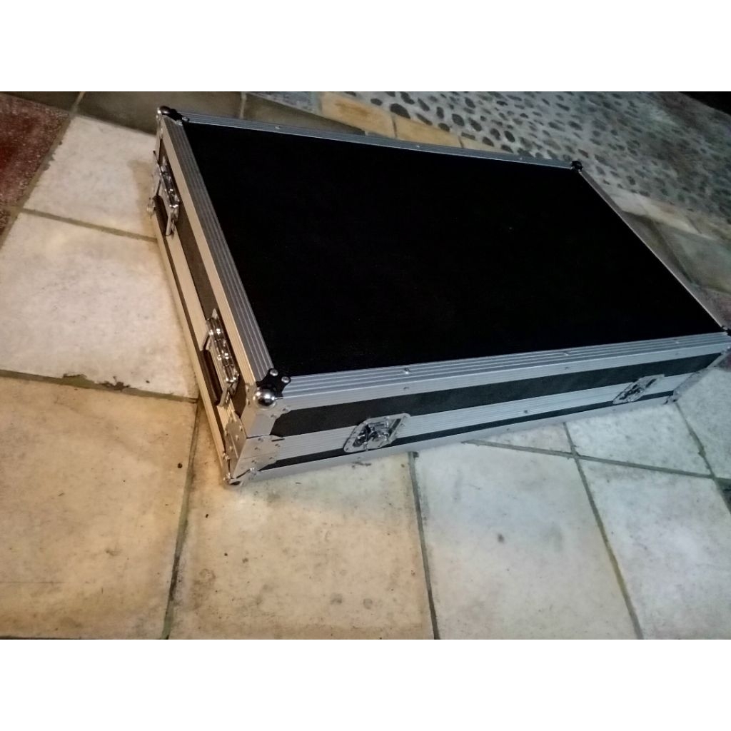 hardcase mixer 12 chanel
