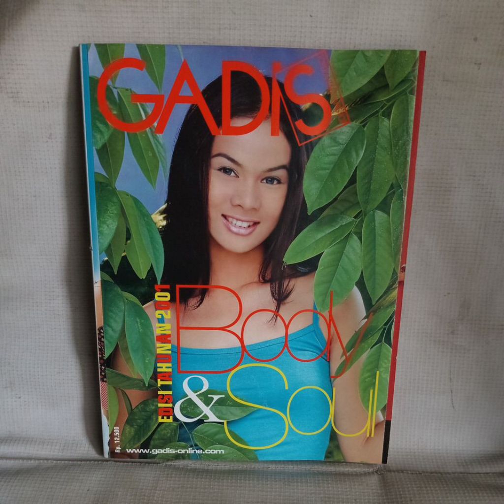 MAJALAH GADIS EDISI TAHUNAN 2001
