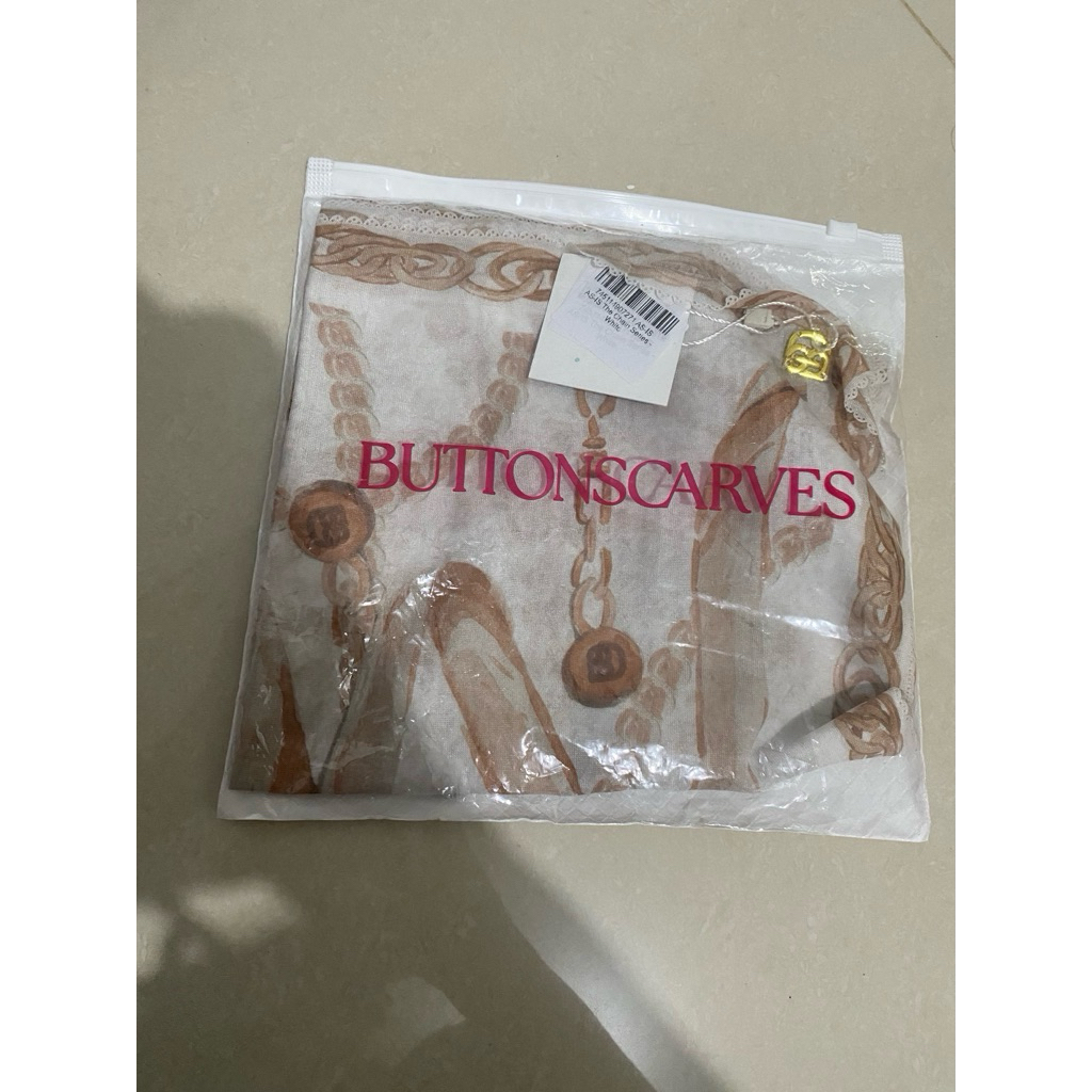[NEW] Buttonscarves Chain 1