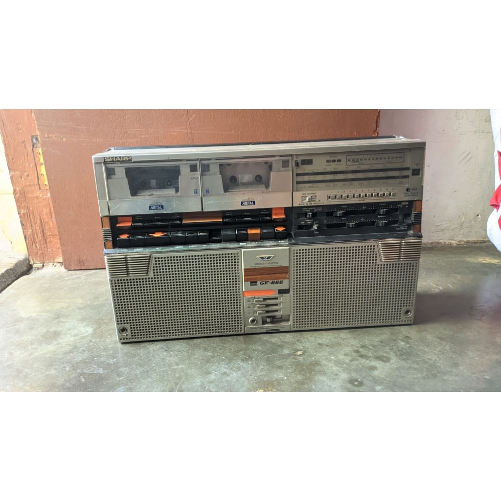 radio/tape/kaset jadul merk sharp GF-666 normal semua mantap