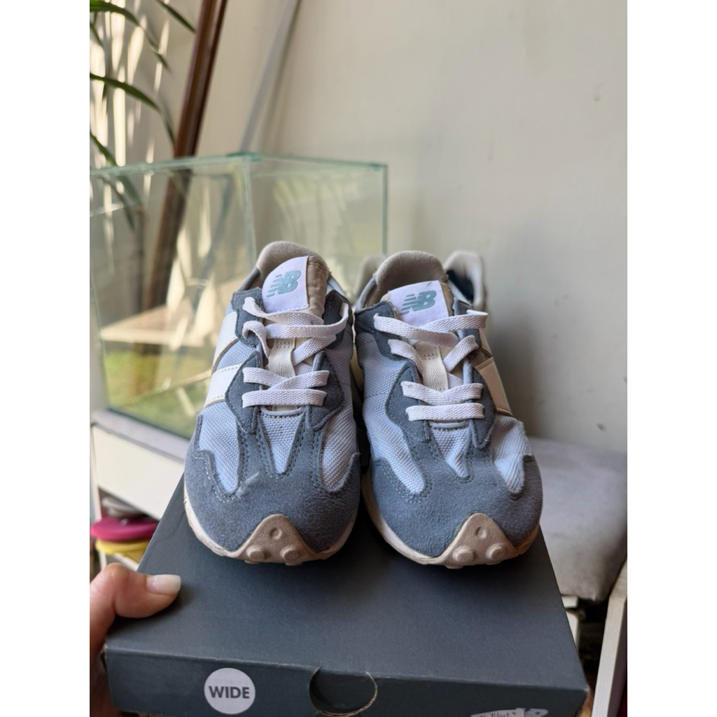 Preloved sepatu anak NB