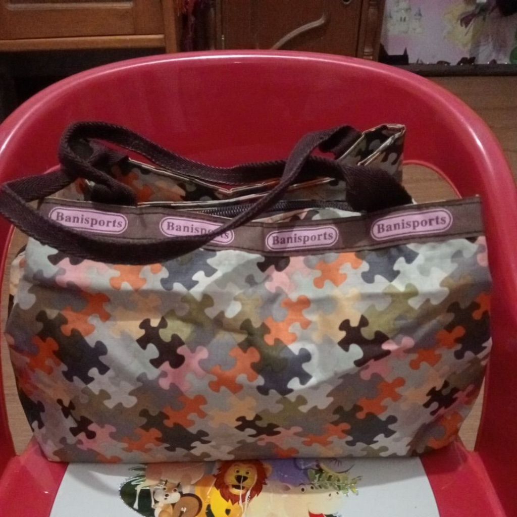 Tas Tenteng Wanita Monza