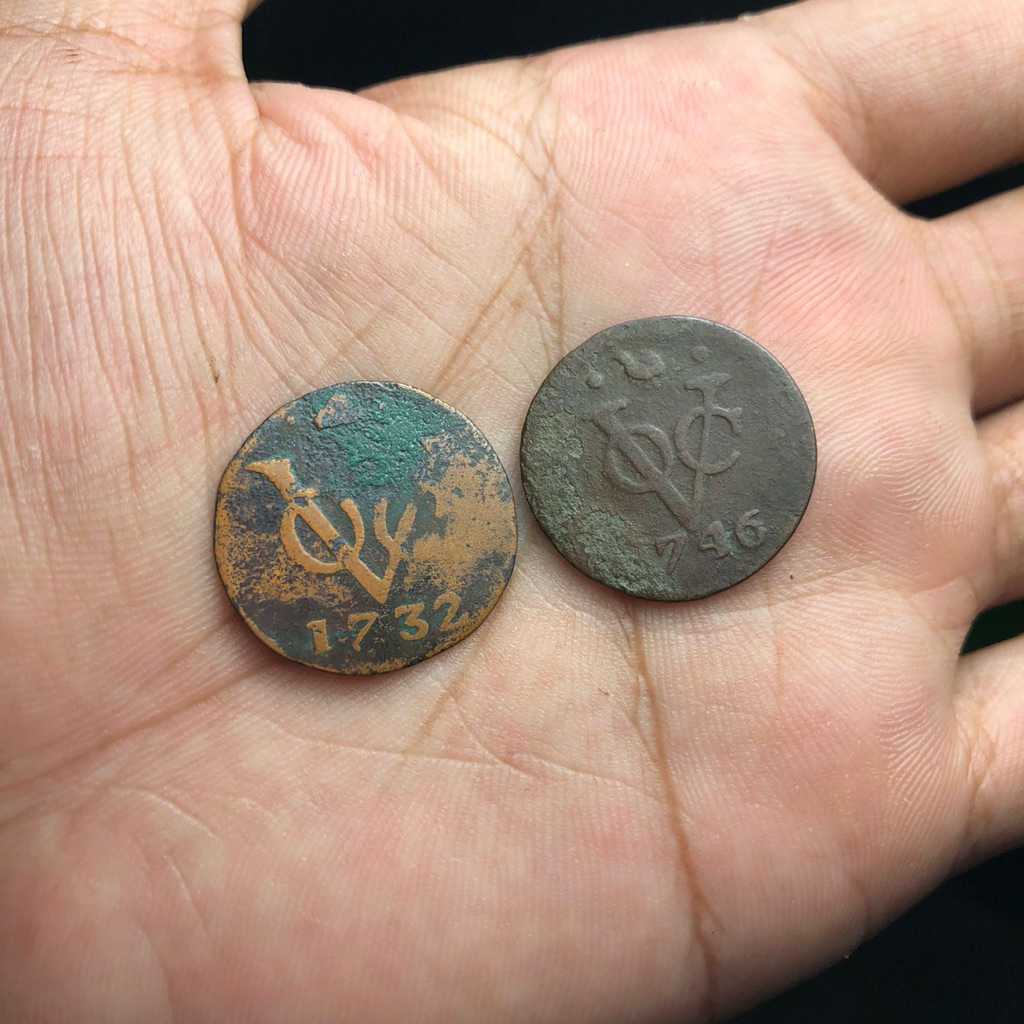 Koin VOC 2pcs Tahun 1732 dan 1746 Rare