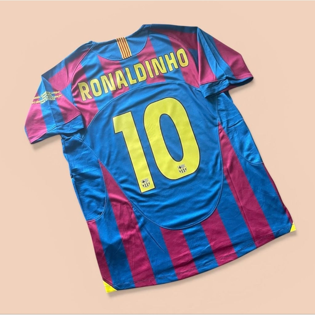 JERSEY RETRO BARCA HOME 2005/06 NNS RONALDINHO