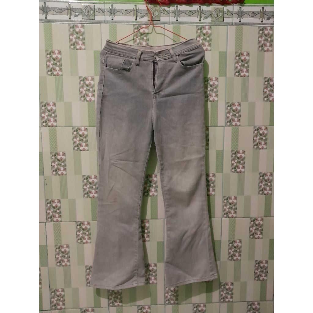 PRELOVED CUTBRAY ABU