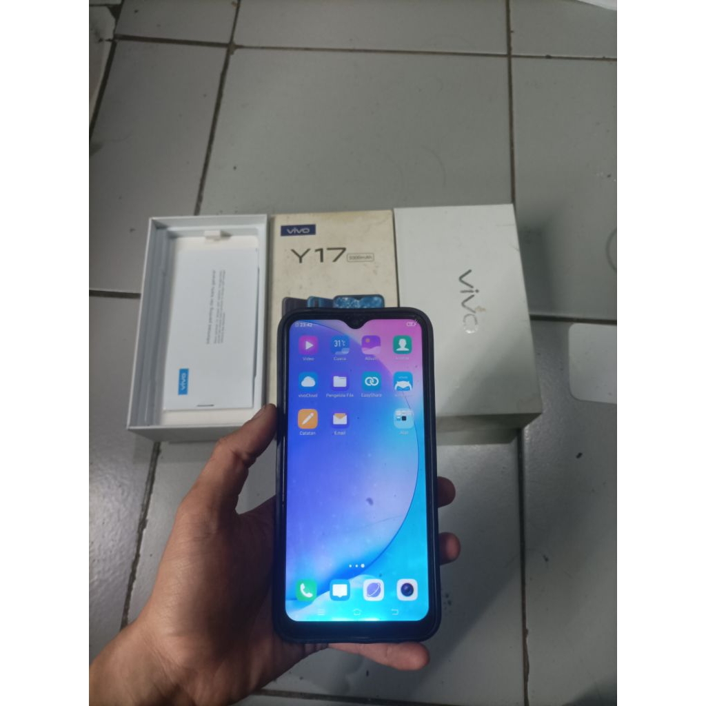 VIVO Y17 RAM 8/256 SECOND NORMAL MINUS FISIK