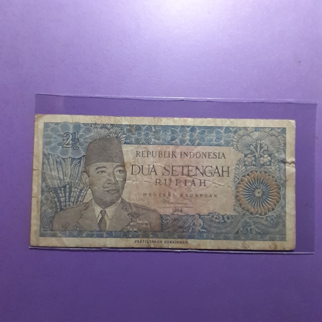 Uang kuno 2 setengah rupiah sukarno