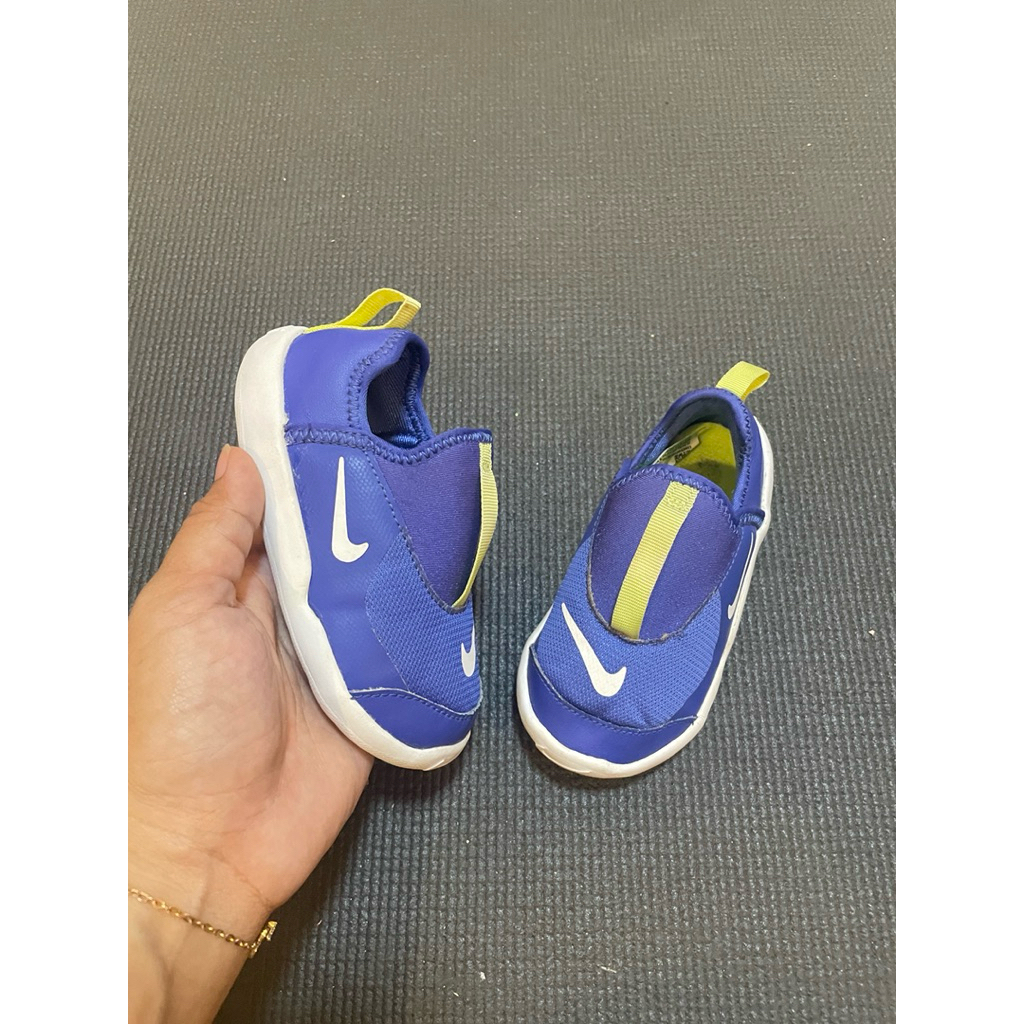 Sepatu Nike Lil Swoosh insole 23,5 insole 13cm