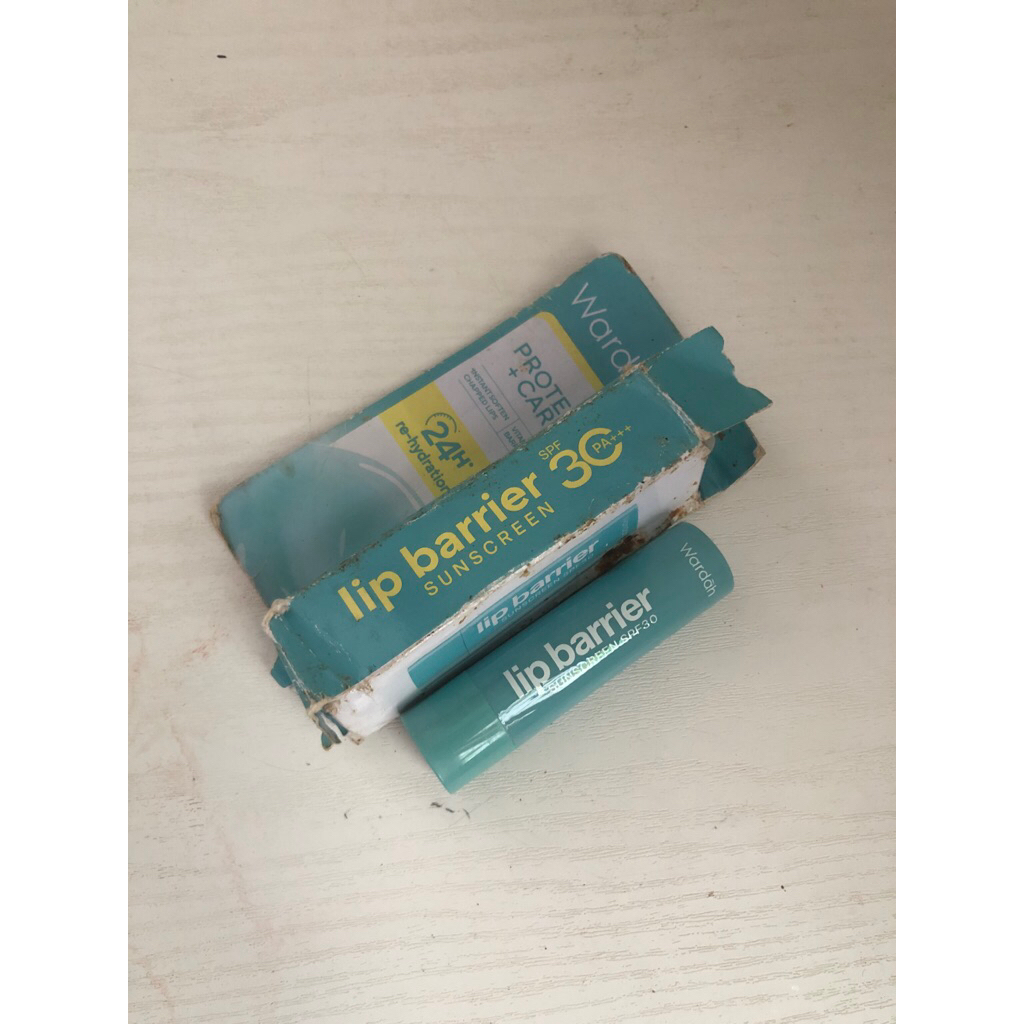 WARDAH - LIP BARRIER SUNSCREEN SPF 30 PA +++ (Kemasan Reject)