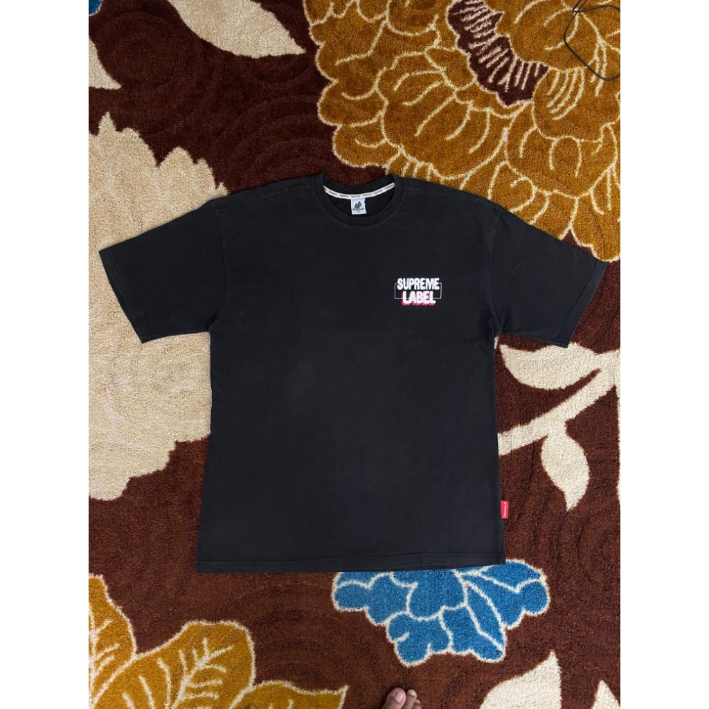 Kaos SUPREME LABEL bekas