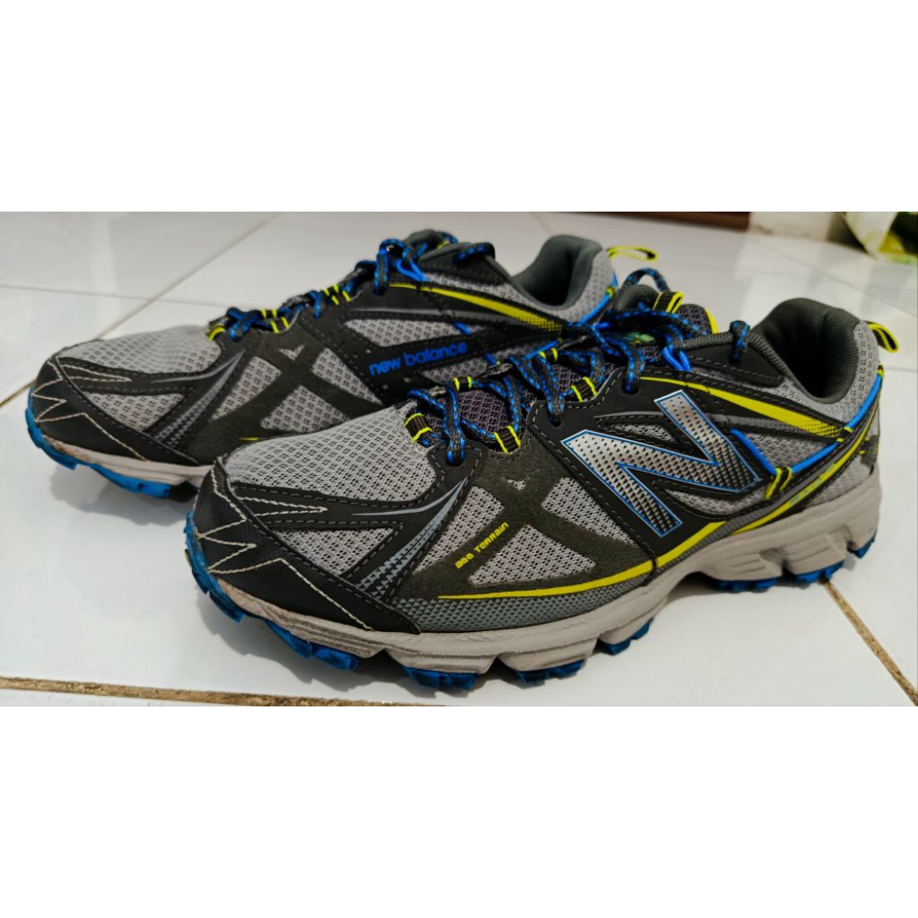 Sneaker Gunung NB 610 Trail V3
