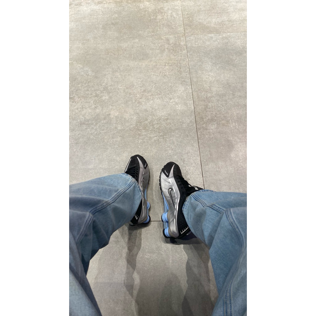 shox r4