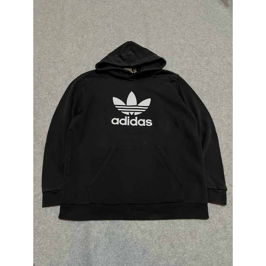 adidas trefoil