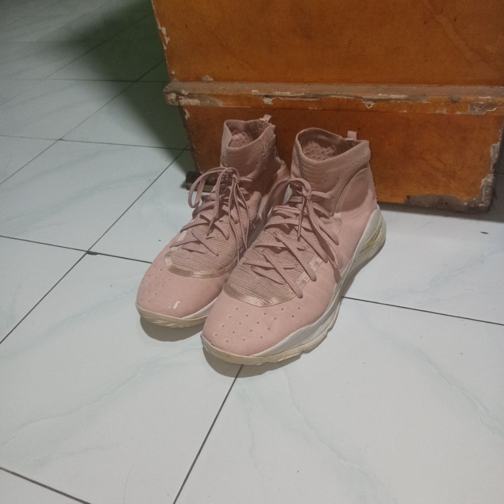sepatu basket second curry 4 retro sz 46