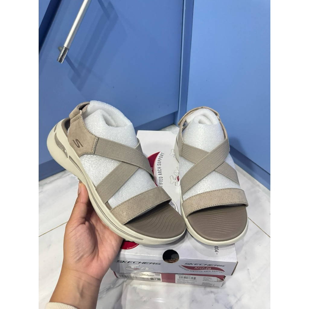 Sepatu Sandal Skechers Women Go Walk Arch Fit coklat taupe ukuran 39 dan 40 sale 70% (140257/TPE)