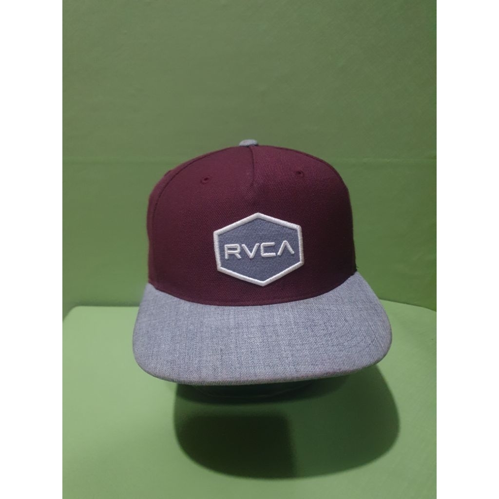 topi rvca