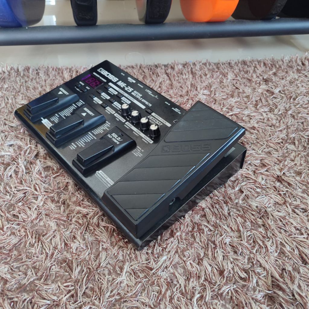 efek gitar Boss Me 25