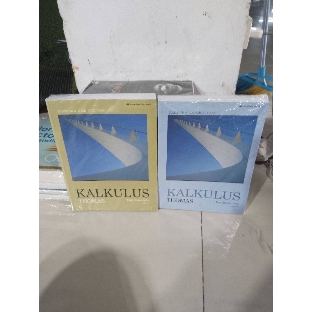 set 2 buku Kalkulus thomas buku original jilid 1&2