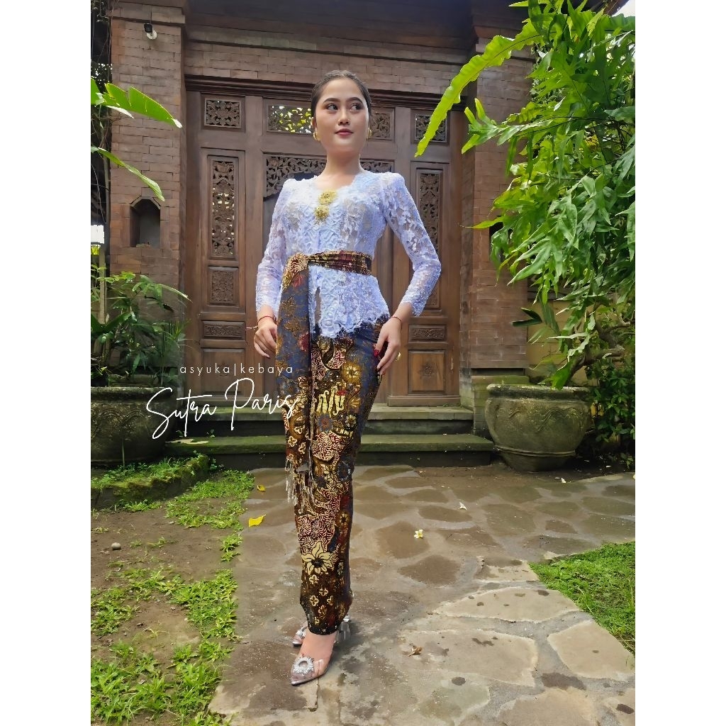 Sutra Paris set Selendang | Batik Sutra Paris set Selendang | Busana Bali | kamen Bali | Asyuka Keba