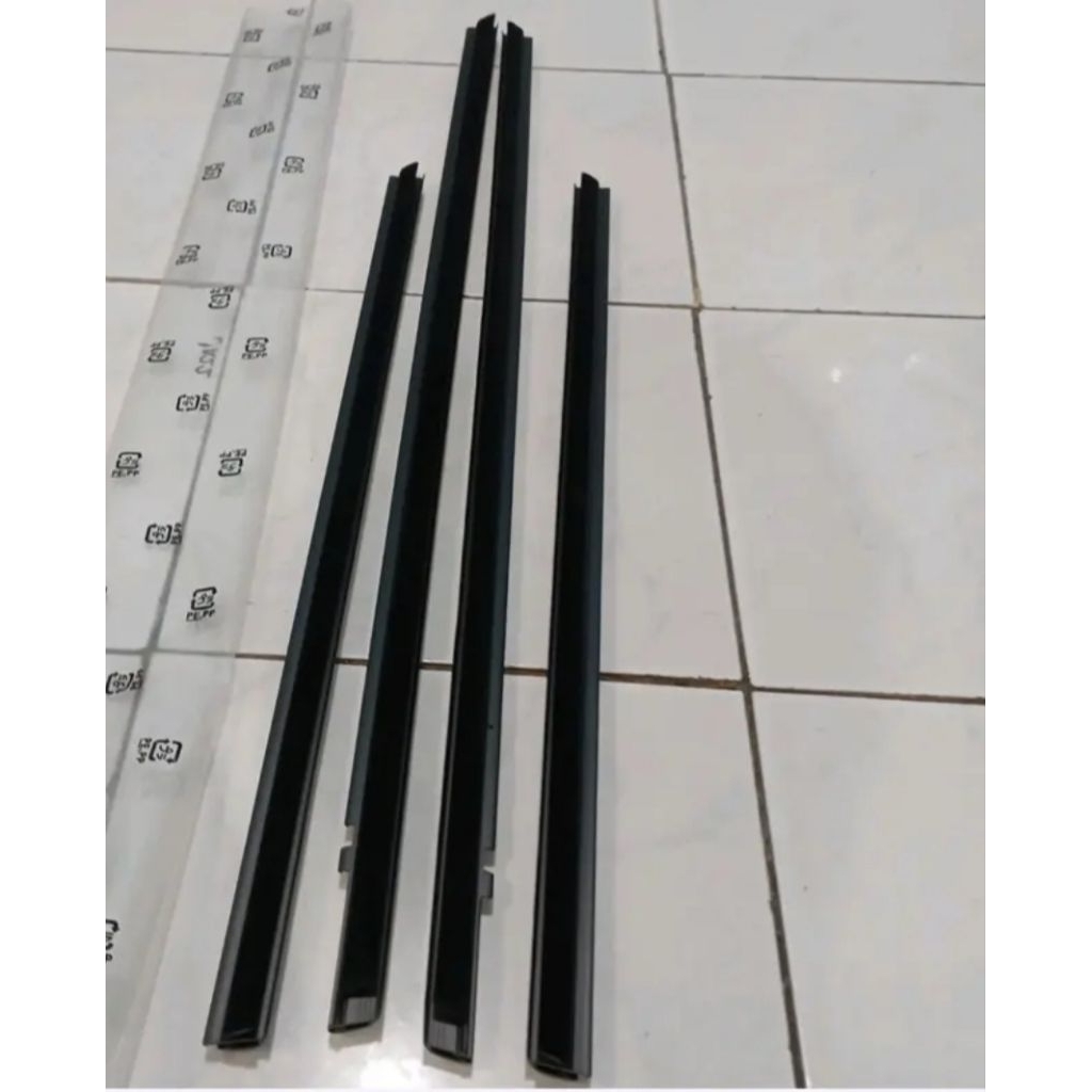 karet pelipit / watershrip kaca luar mobil Honda jazz GE RS / tahun 2008-2014 original