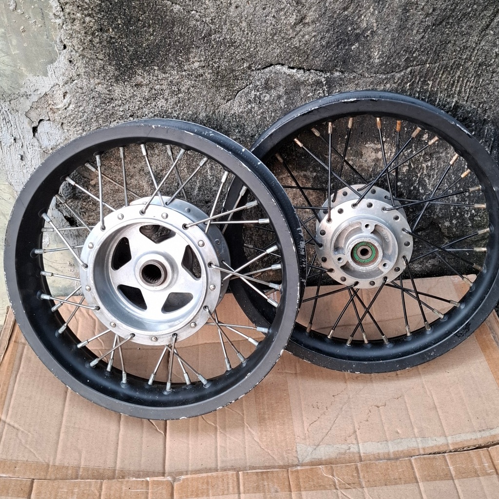 Velg ring 14 n max old depan belakang tromol vnd bekas copotan