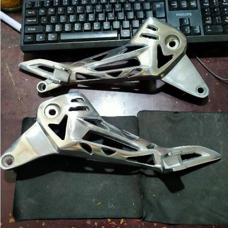 power postep belakang SupraX 125 DD footstep SupraX 125 DD coak racing full almunium