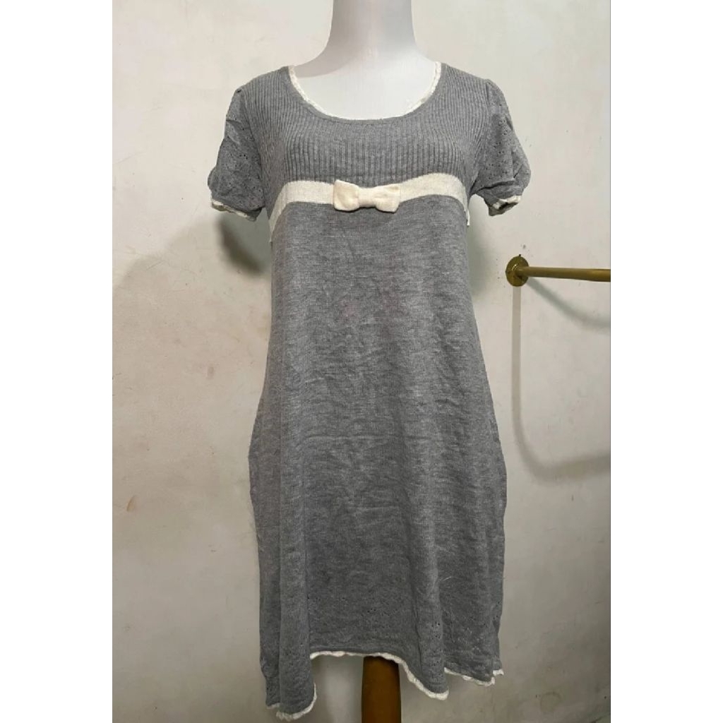 Dres kasual abu abu