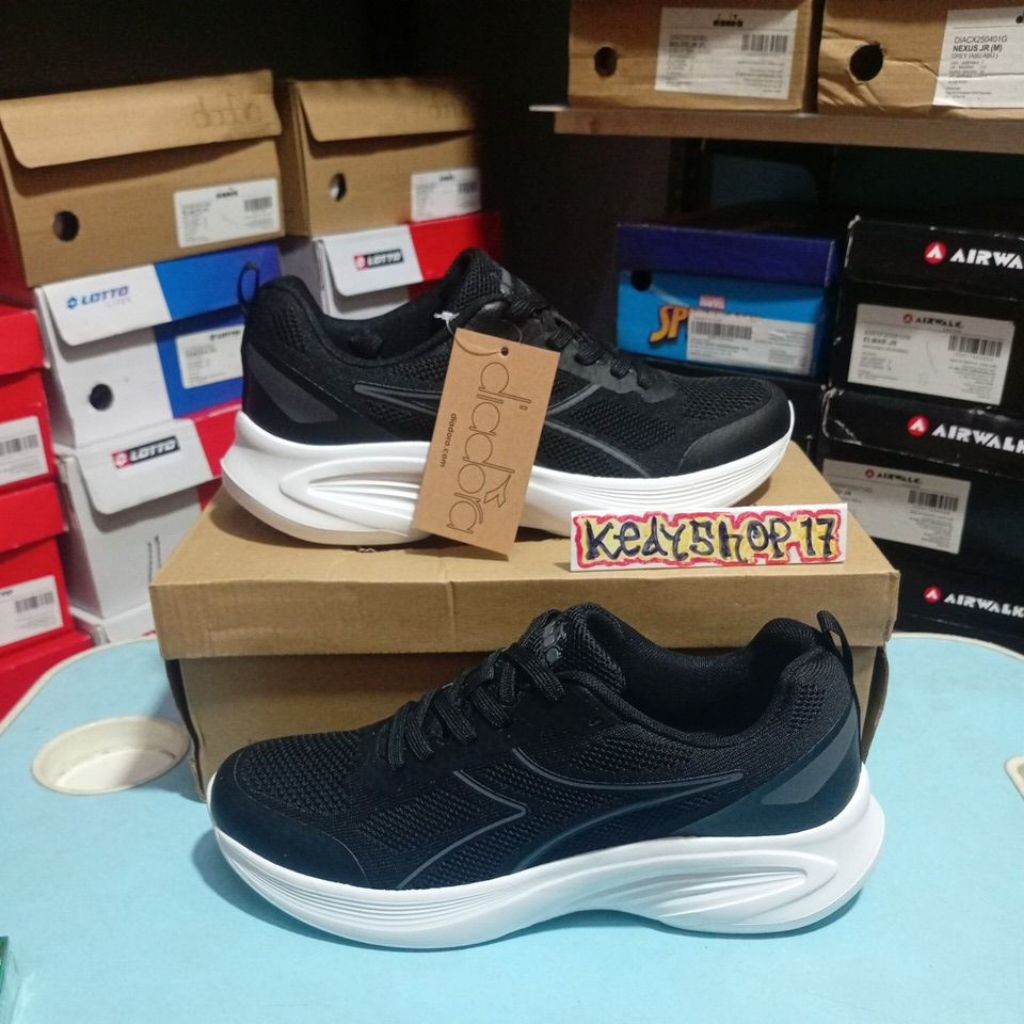 Sepatu Olahraga Diadora Nario Black original resmi sport station.