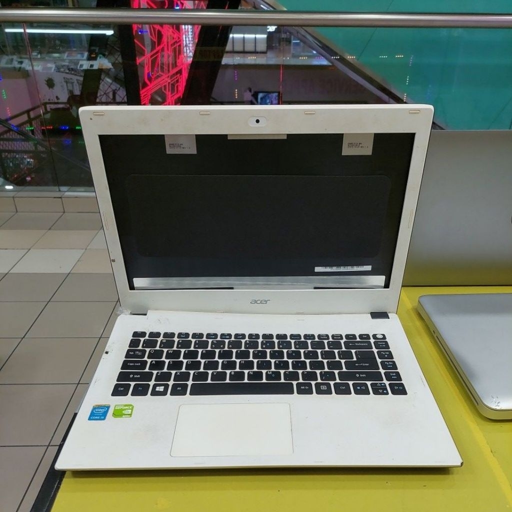 Laptop Acer Aspire E5-473 core i5 mati total tanpa lcd, tanpa ram, tanpa ssd minus engsel sprti difo