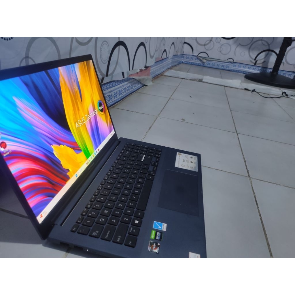 Asus OLED Ryzen 9 RTX 3050 Ram 16Gb normal lancar