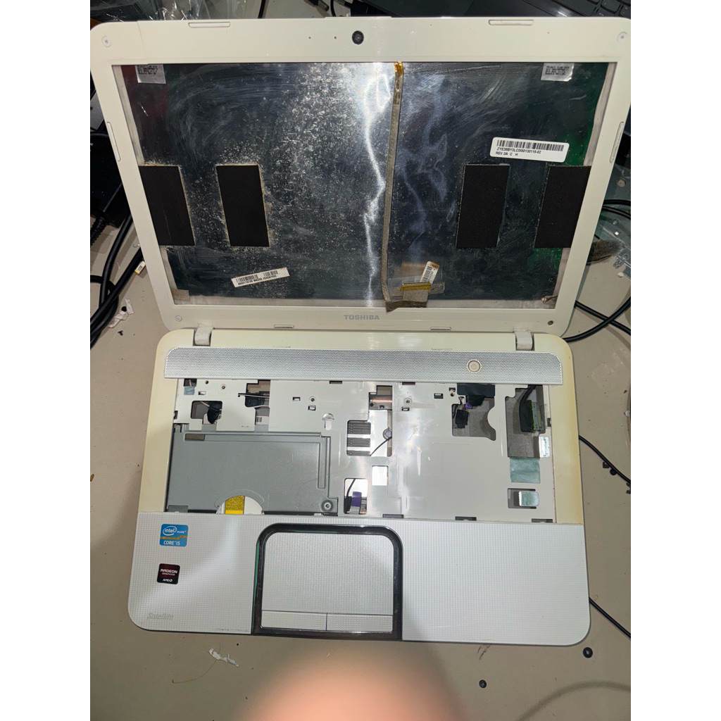 casing toshiba C850/L840 cocok buat seri toshiba c800 minus frame layar