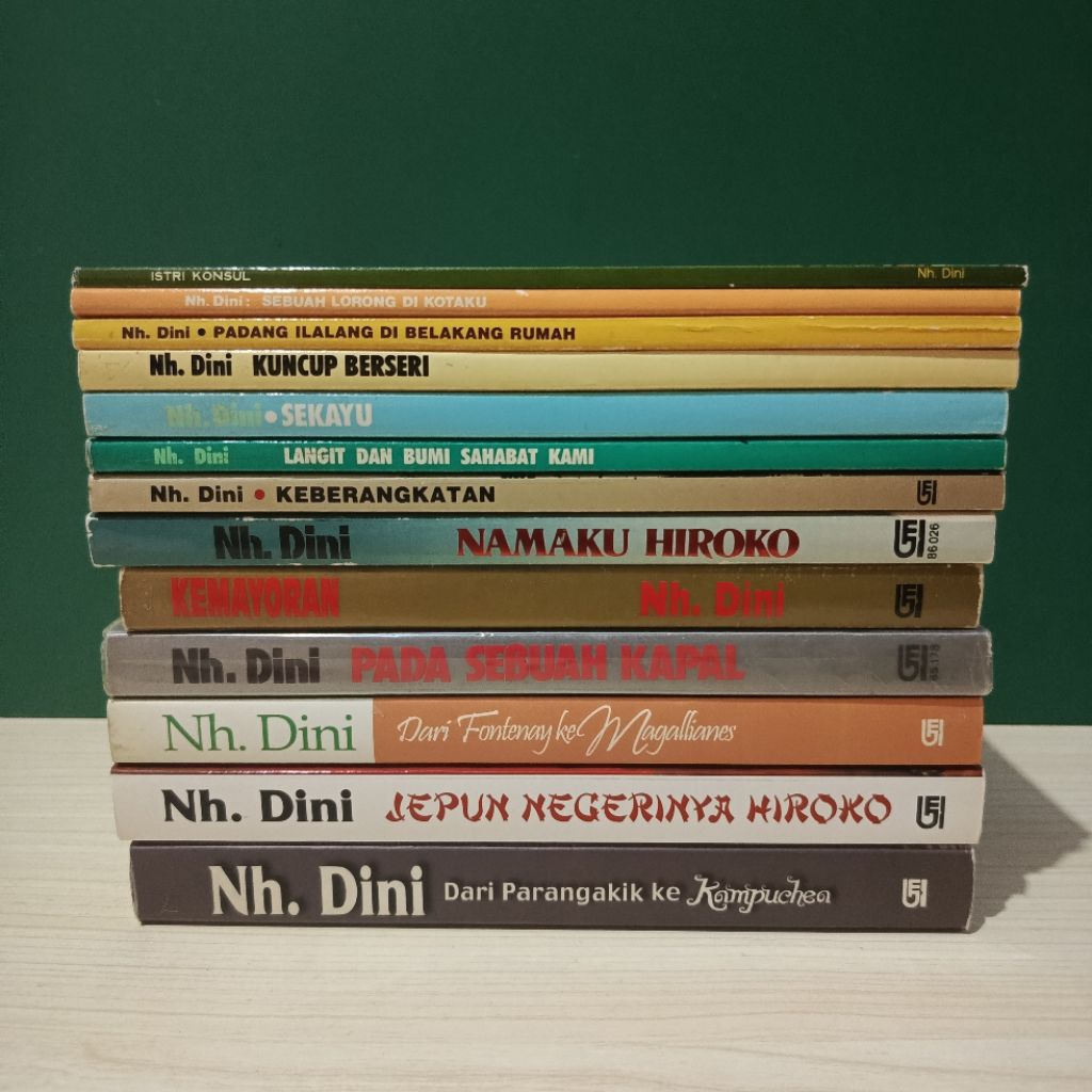 Preloved Paket Novel Sastra Nh. Dini 13 Buku