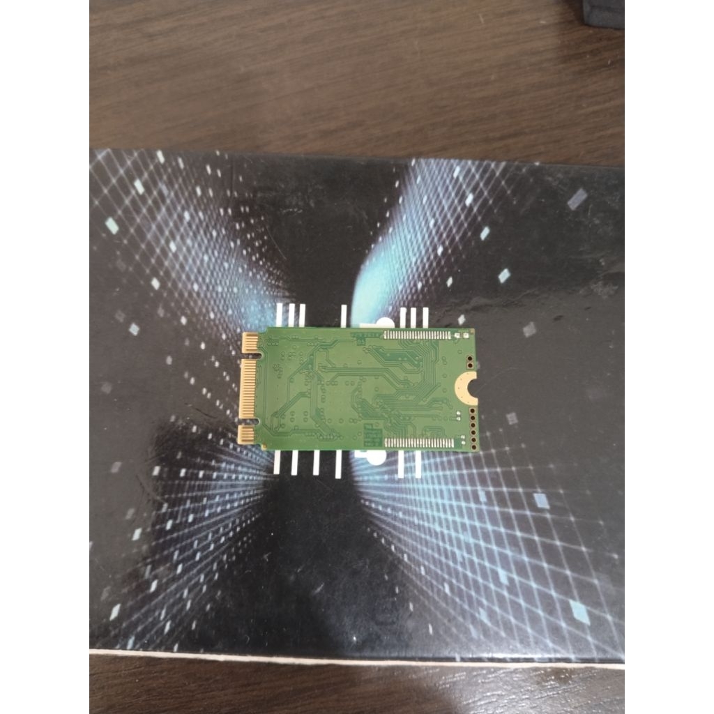 SSD M.2 SanDisk 16 GB