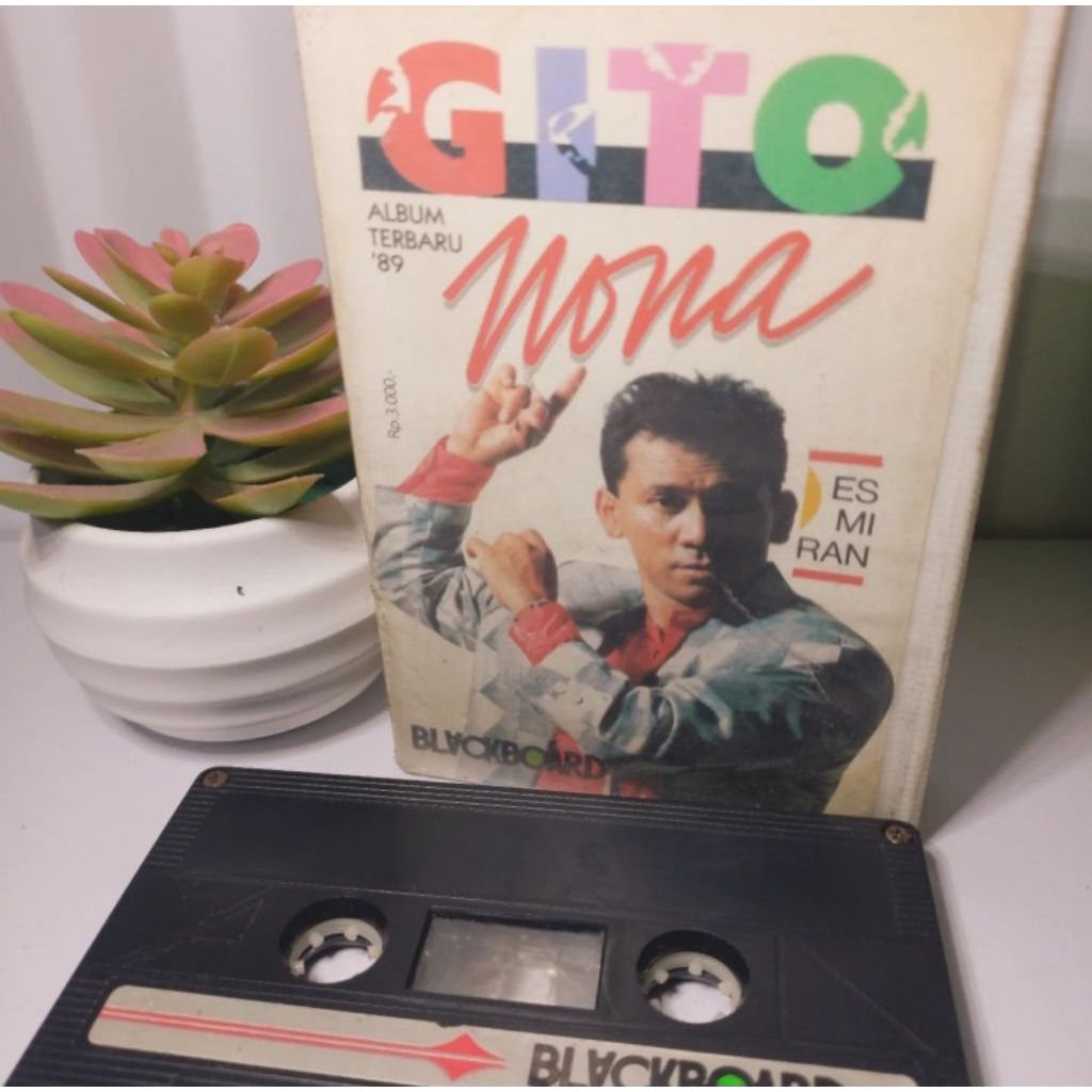 Kaset Gito Rollies - Nona