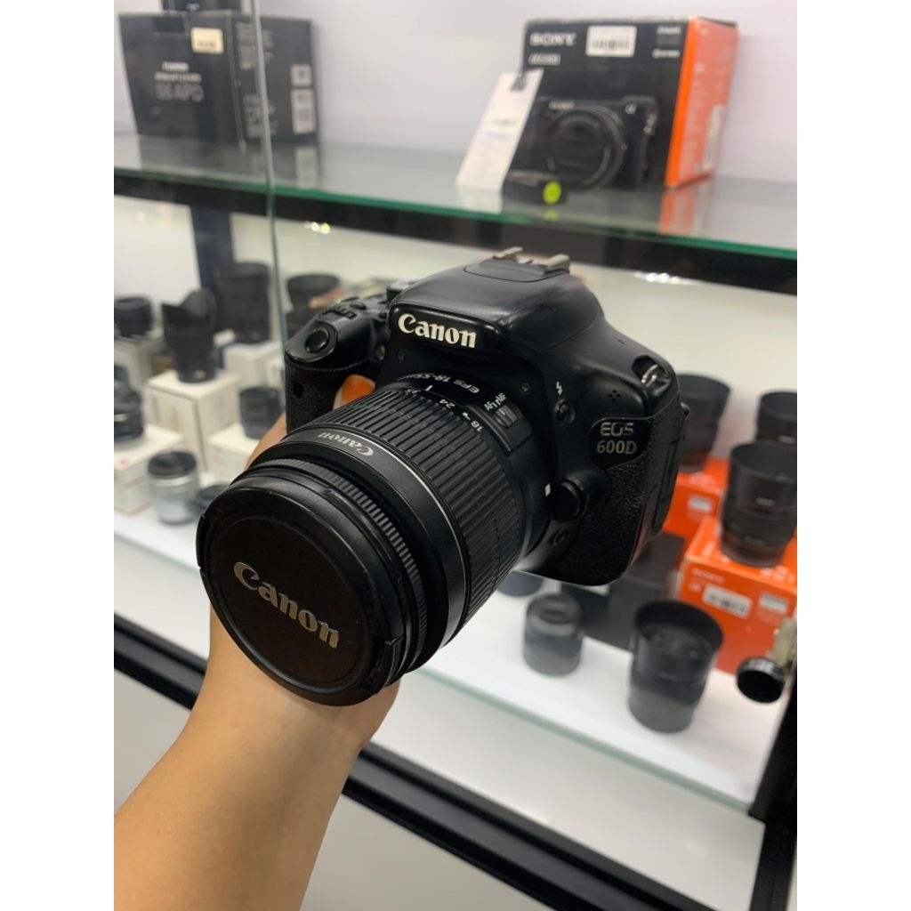 CANON EOS 600D
