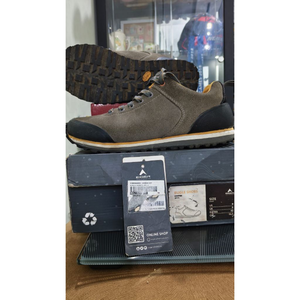 Sepatu Eiger S.Vibram Bugle SZ42 insol27 tapak VIBRAM (prelove) ada minus terlihat di VIDEO