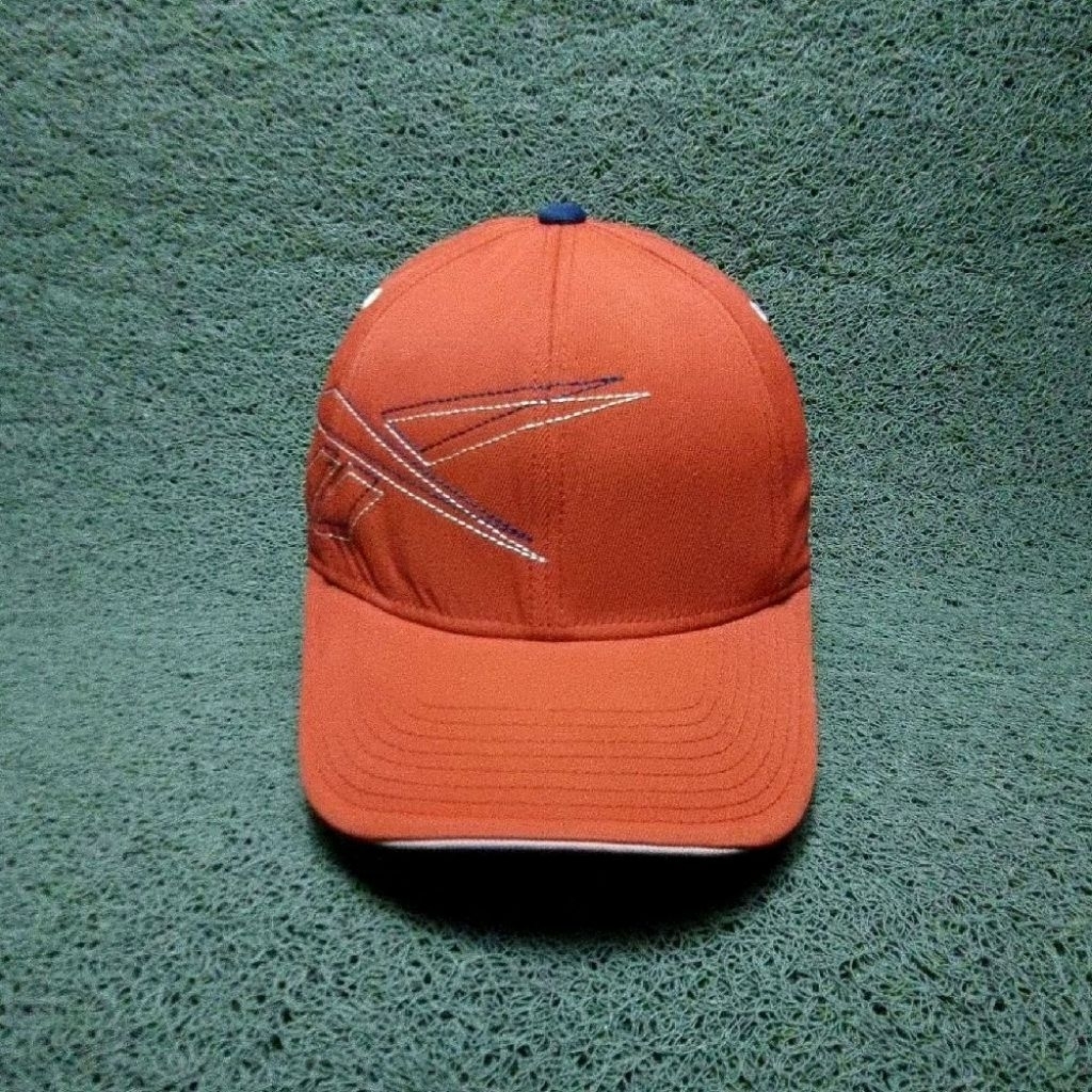topi reebok big logo size m