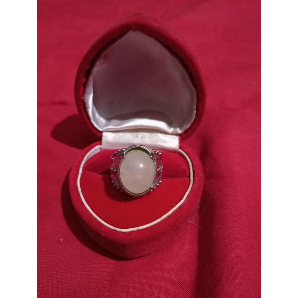 Cincin batu akik kecubung es