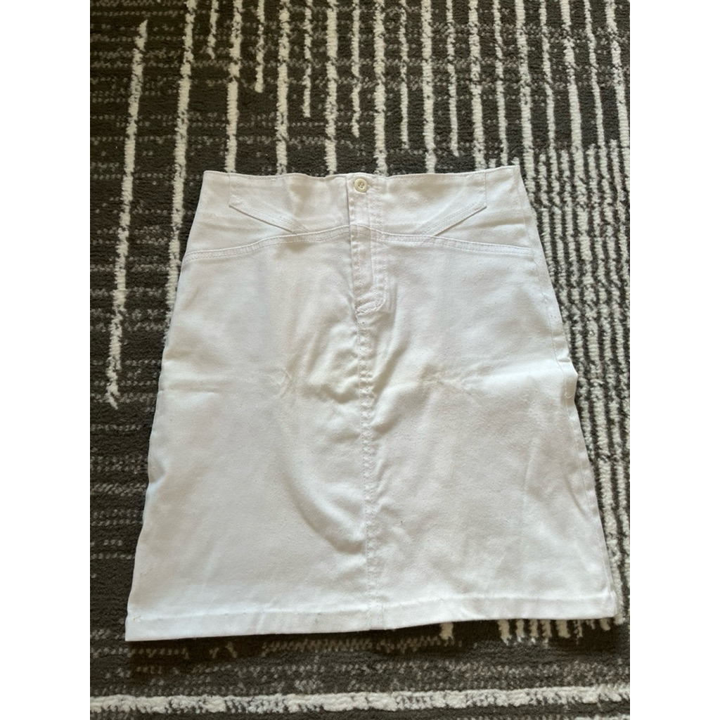 Rok putih denim