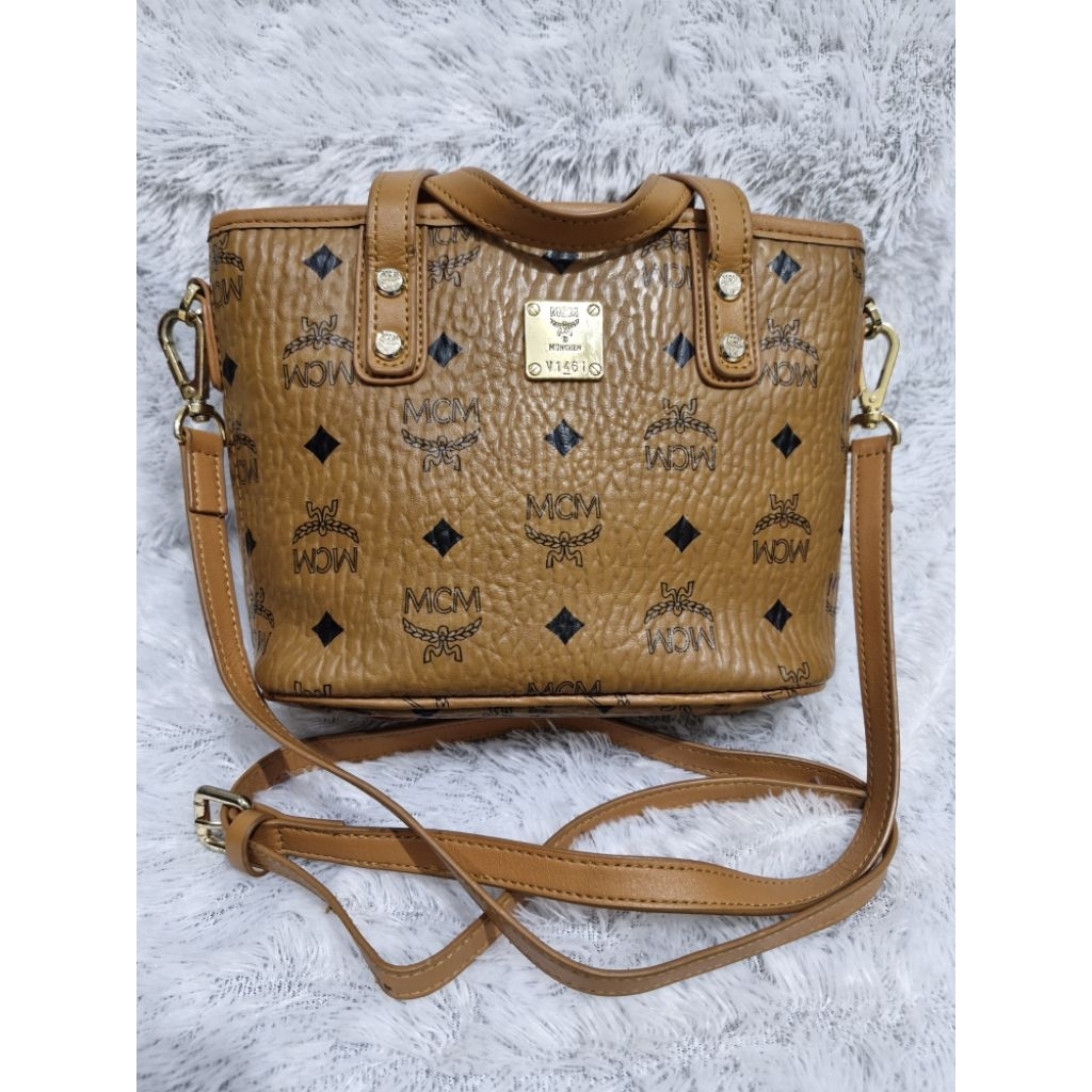 PL MCM anyaVisetosmini slingbag