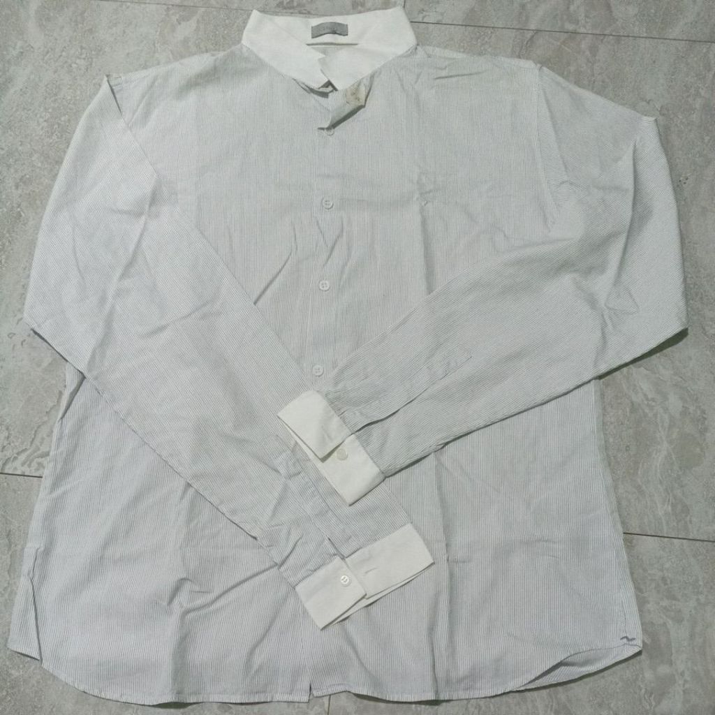 Kemeja Dior