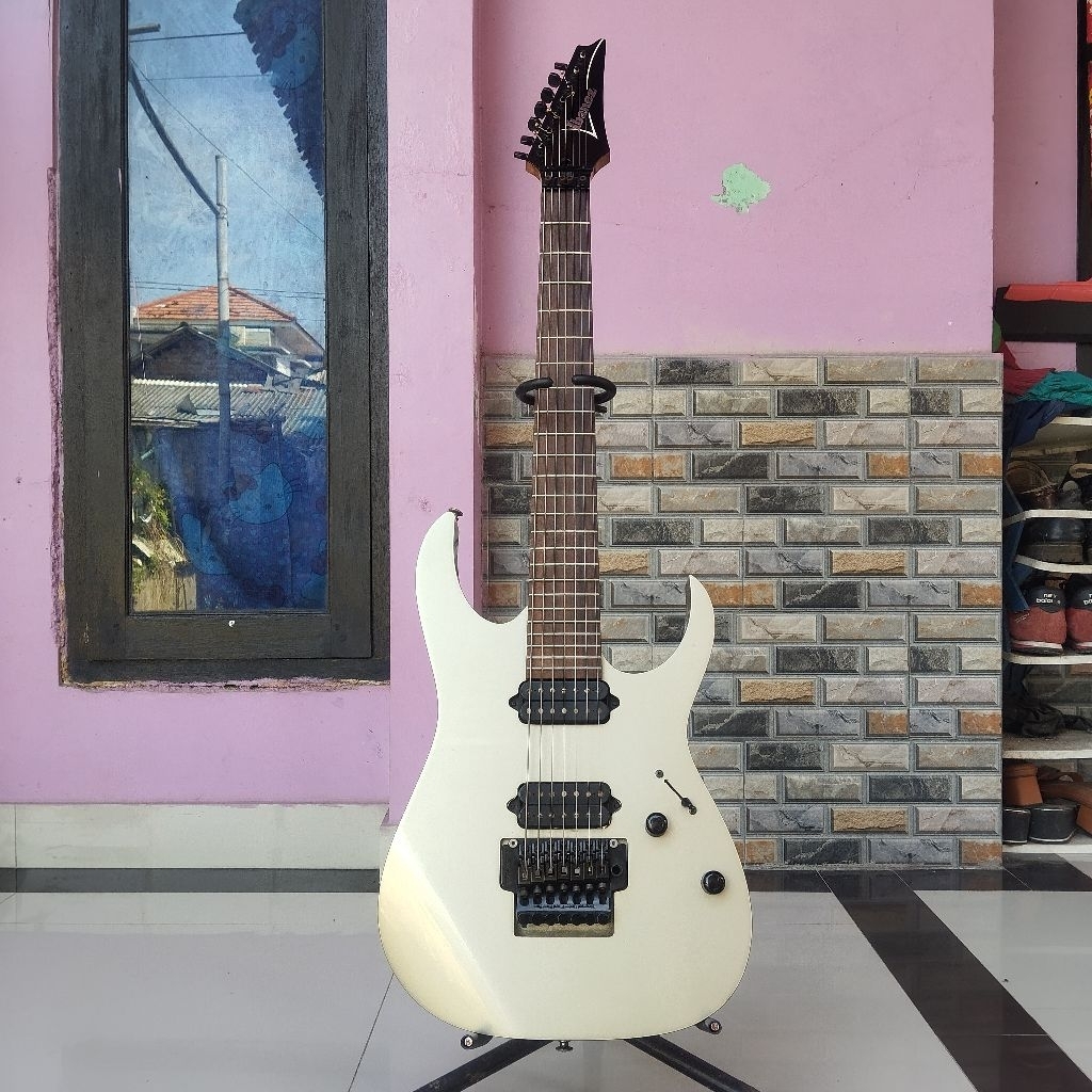 Ibanez 7 String, DiMarzio DP713BK tremolo LOPRO-7
